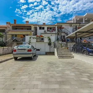 https://radan-apartments-near-brulo-beach.in-istria.net